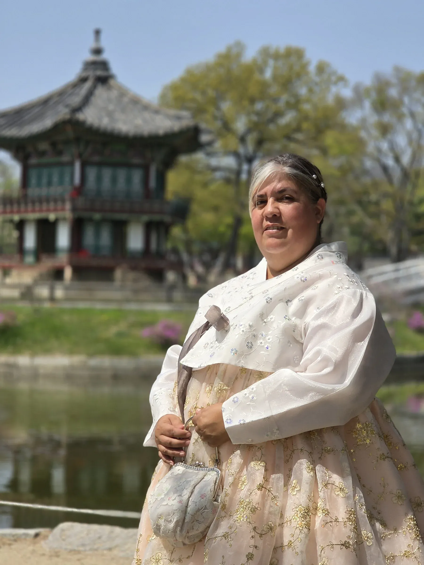 Edith vistiendo hanbok