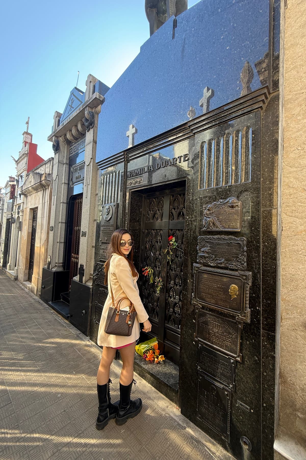 Leticia en cementerio de recoleta